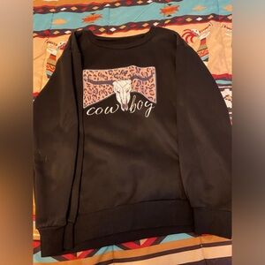 SHEIN SWEATER HARDLY WORN FITS MORE LIKE A SMALL. NO STAINS. JUST NEEDS A WASH